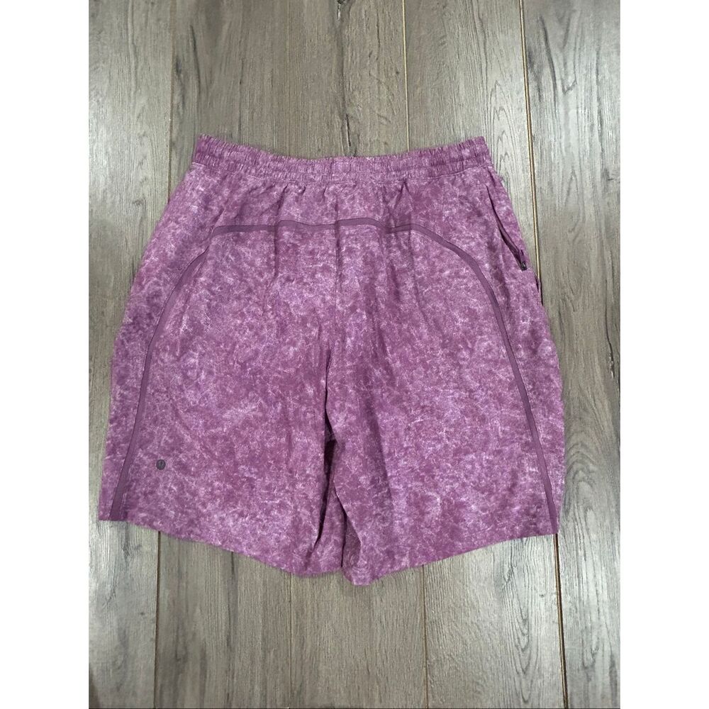 Lululemon Pace Breaker Short 9”  Linead  Sz Large